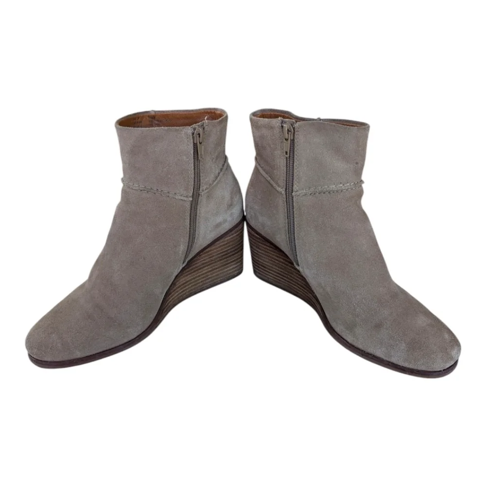 Lucky Brand Zollini, Split Suede, Wedge-Heel‎ Ankle Boot in Dune 7.5zM